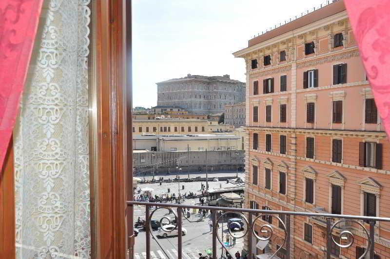 Le Suite Di Via Ottaviano - Suite In Rome B&B Zewnętrze zdjęcie