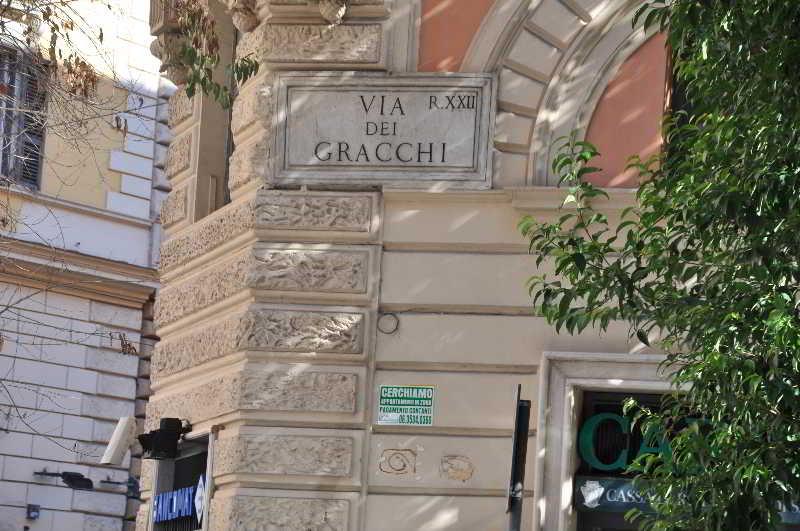 Le Suite Di Via Ottaviano - Suite In Rome B&B Zewnętrze zdjęcie