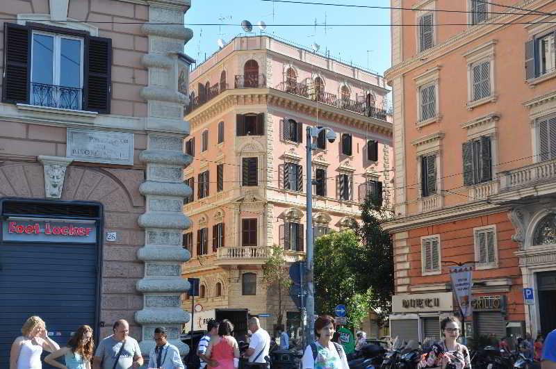 Le Suite Di Via Ottaviano - Suite In Rome B&B Zewnętrze zdjęcie