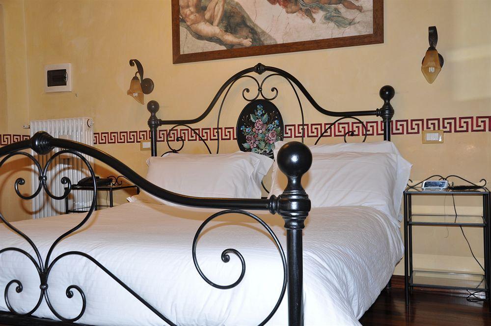 Le Suite Di Via Ottaviano - Suite In Rome B&B Zewnętrze zdjęcie