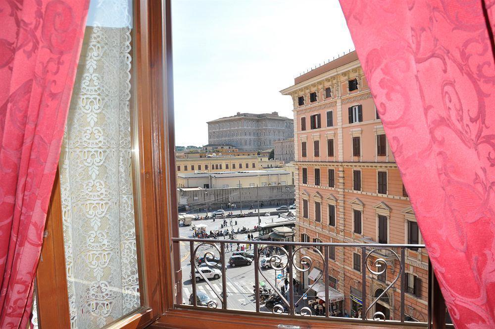 Le Suite Di Via Ottaviano - Suite In Rome B&B Zewnętrze zdjęcie